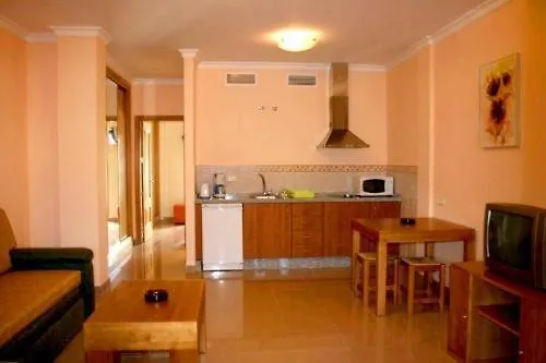 Apartamentos Maria Del Carmen トレモリノス